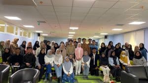 “Aku atau Lingkunganku yang Toxic” : Friendship & Romantic Relationship